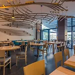 Nyota & Conference Center 4*