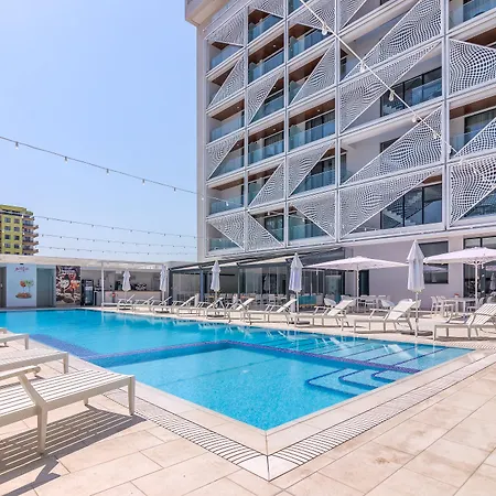 Nyota & Conference Center 4* מאמאיה