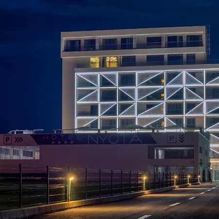 Nyota & Conference Center Hotell Mamaia
