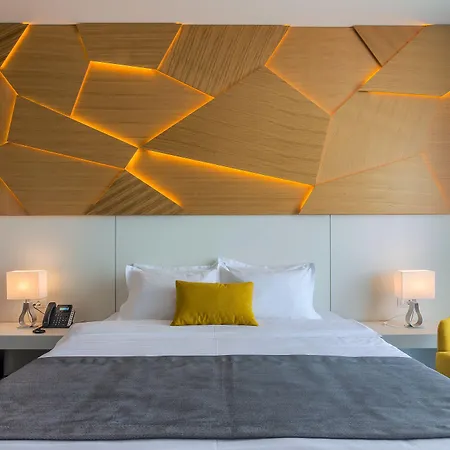 فندق Nyota & Conference Center 4*