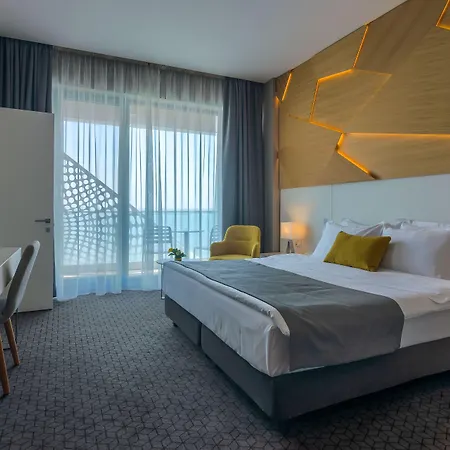 Nyota & Conference Center 4*