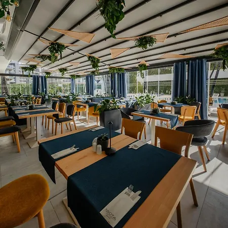 Nyota & Conference Center Mamaia