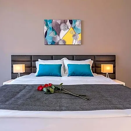 Nyota & Conference Center Hotel 4*