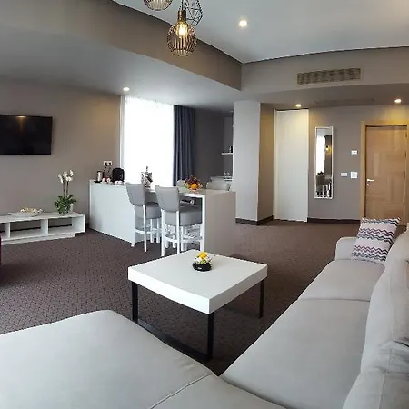 Nyota & Conference Center 4* Mamaia