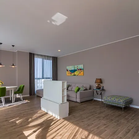 فندق Nyota & Conference Center