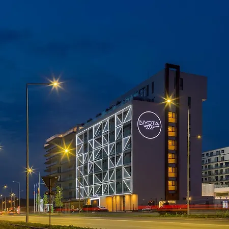 Nyota & Conference Center 4*