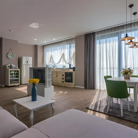 Nyota & Conference Center מלון 4*