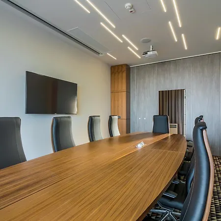 מלון Nyota & Conference Center מאמאיה