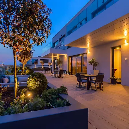 Nyota & Conference Center فندق 4*