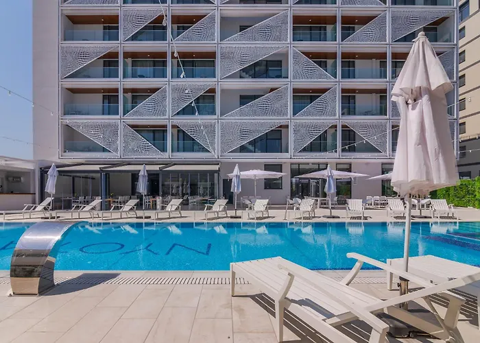 Nyota & Conference Center 4*