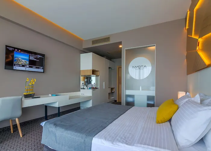 Nyota & Conference Center Hotel 4*