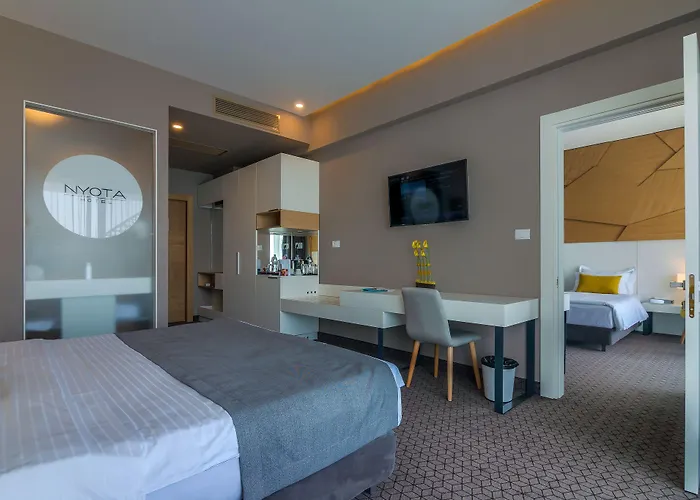 Nyota & Conference Center 4*