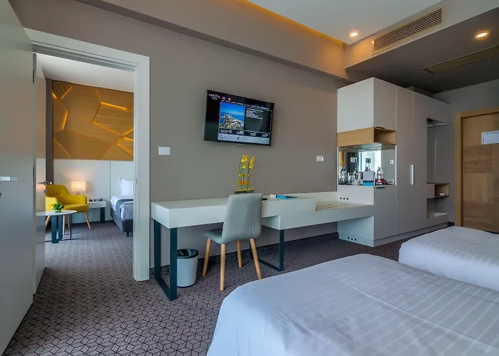 Nyota & Conference Center 4*