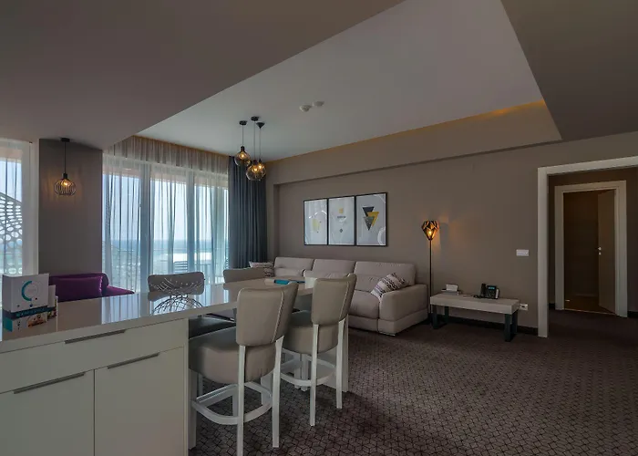 Hotel Nyota & Conference Center 4*