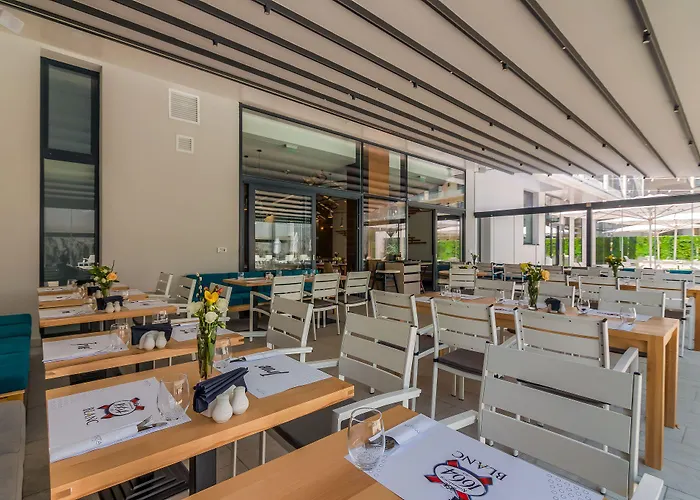 Hotel Nyota & Conference Center