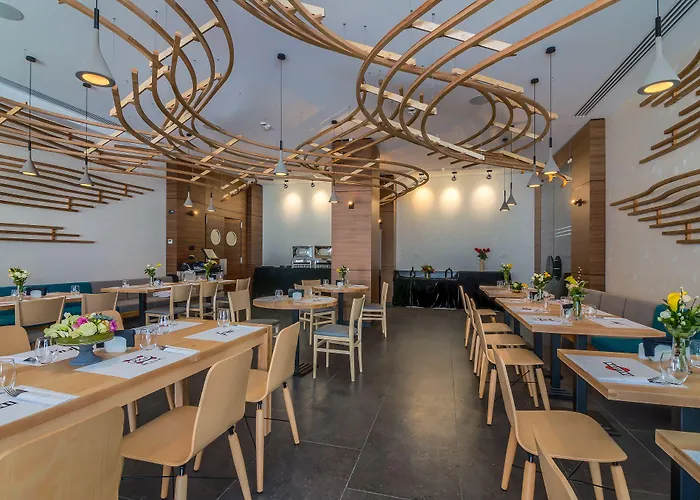 Nyota & Conference Center Mamaia