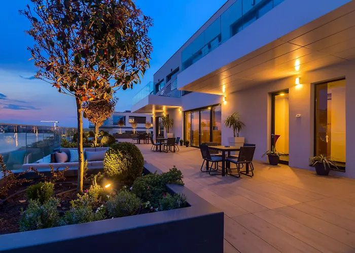 Nyota & Conference Center Mamaia