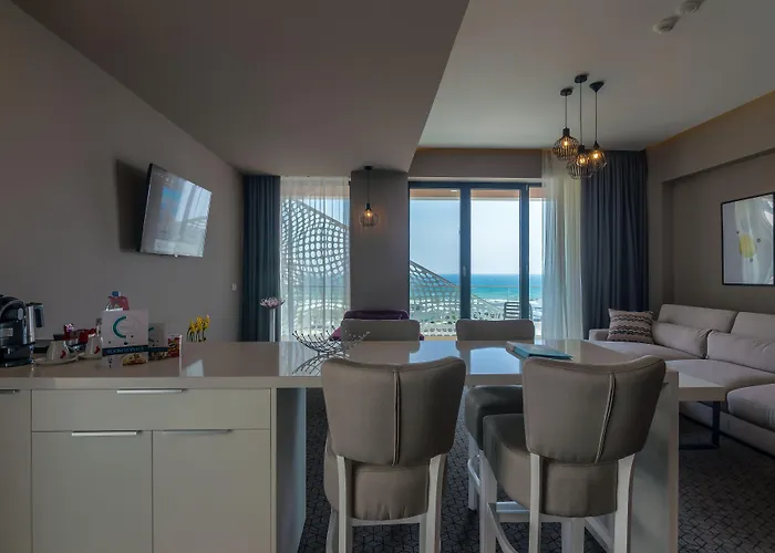 Nyota & Conference Center 4*