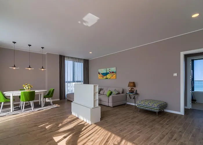 Hotel Nyota & Conference Center