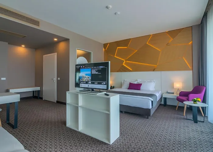 Nyota & Conference Center 4* Mamaia